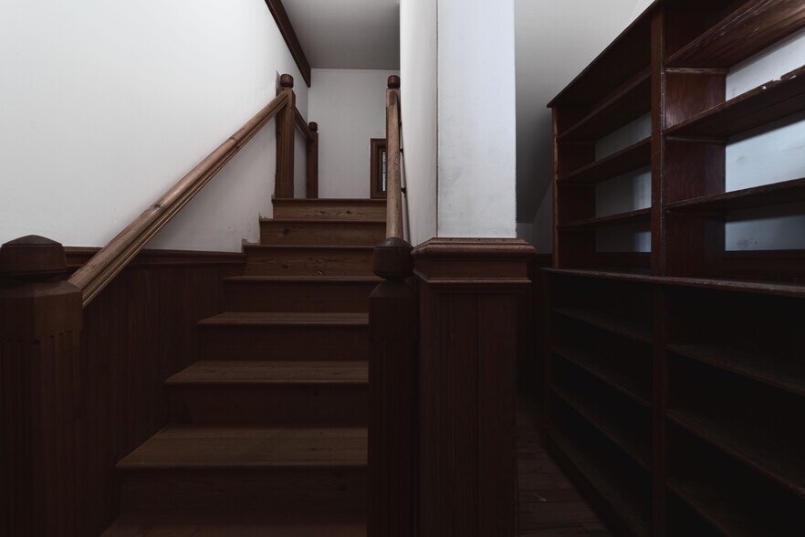 More Photos Of , Marion Unknown For Sale