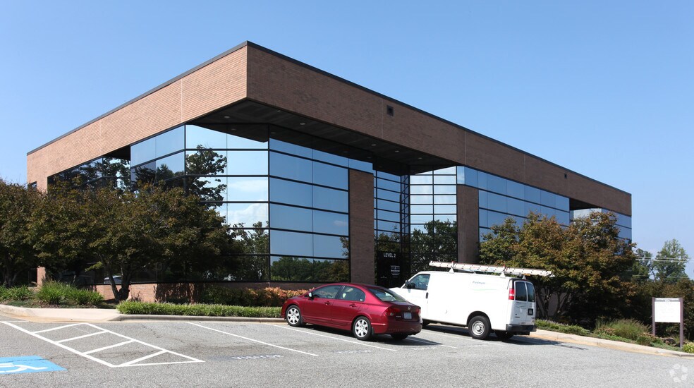 More Photos Of 3859 Battleground Ave, Greensboro Office For Sale