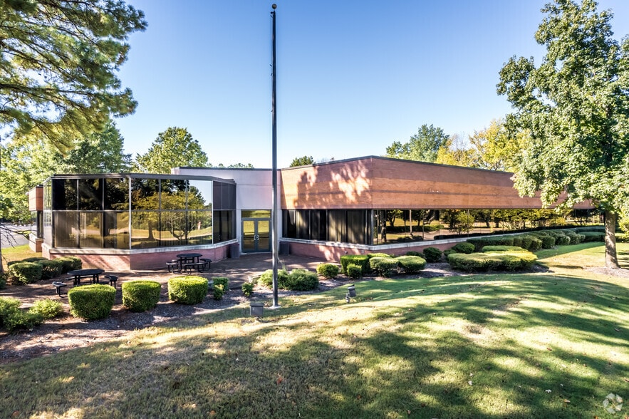 Primary Photo Of 7275 Goodlett Farms Pky, Cordova Light Distribution For Lease