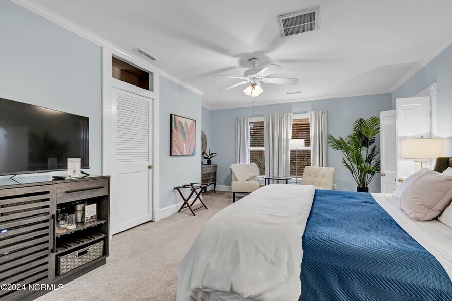 More Photos Of 412 S 3rd St, Wilmington Hospitality For Sale