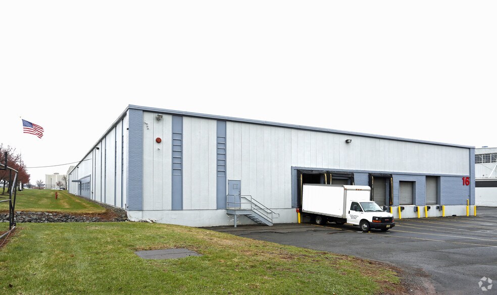 More Photos Of 16 Van Dyke Ave, New Brunswick Warehouse For Lease