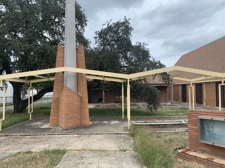 More Photos Of 4611 San Pedro, San Antonio Religious Facility For Sale