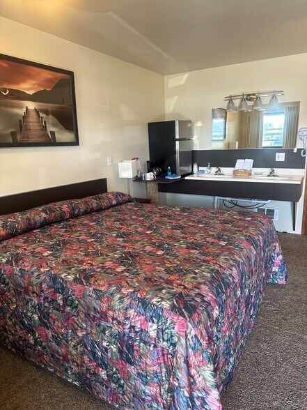 More Photos Of 6676 State Route 20, Anacortes Hotel For Sale