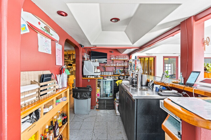 More Photos Of 21245 E Cliff Dr, Santa Cruz Storefront Retail Office For Lease