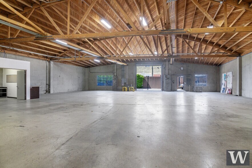 More Photos Of 5645-5655 W. Adams Boulevard Blvd, Los Angeles Warehouse For Lease