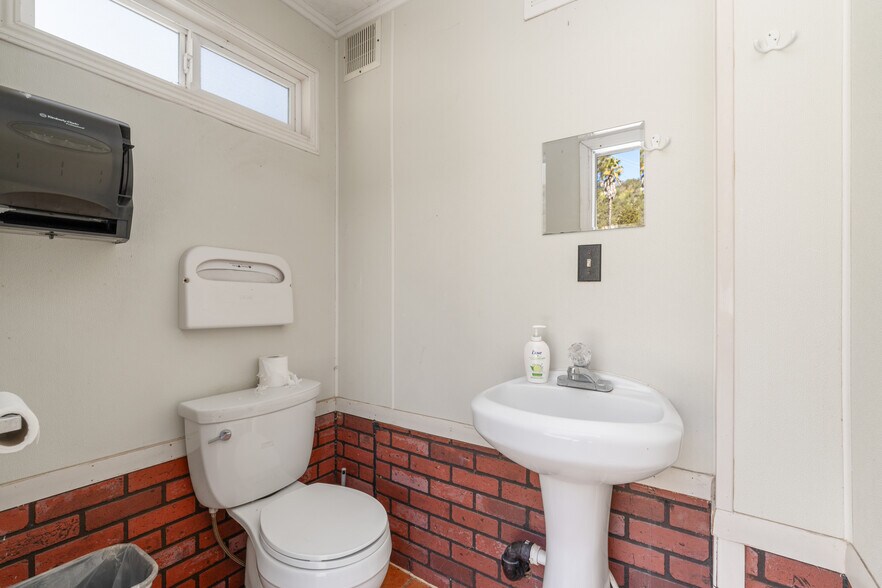 More Photos Of 37400 Falling Springs Rd, Yucaipa Religious Facility For Sale