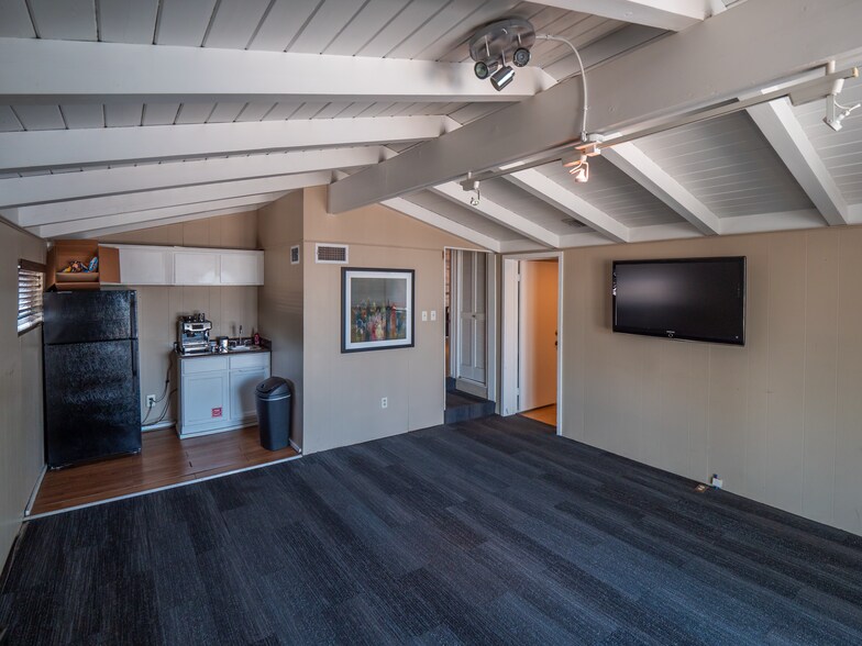 More Photos Of 3400 Northland Dr, Austin Office For Sale