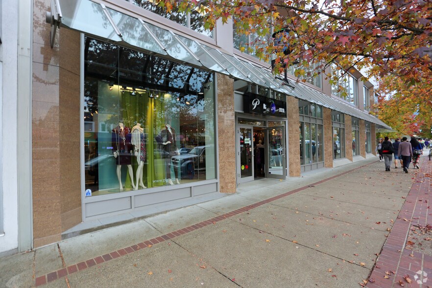 More Photos Of 1567-1577 Lonsdale Ave, North Vancouver Office For Lease