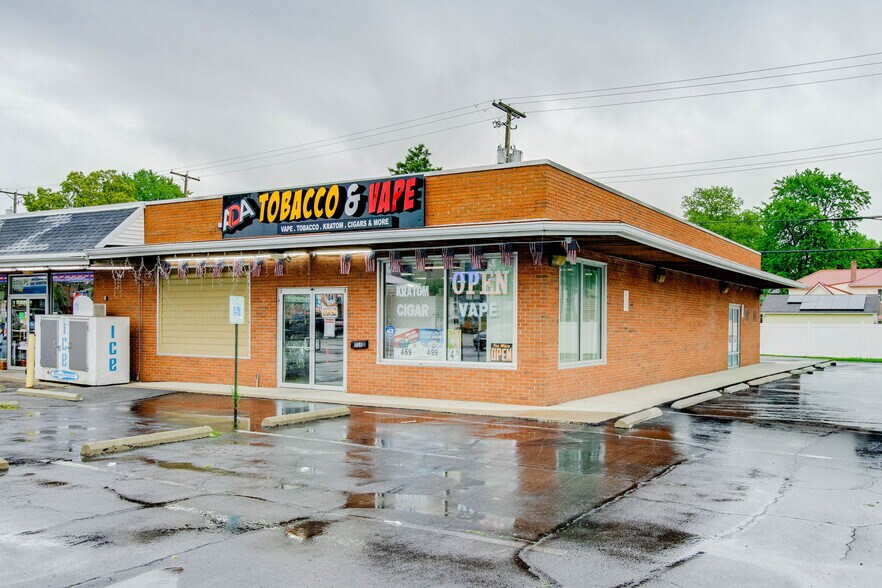 More Photos Of 304 S Main St, Ada Freestanding For Sale