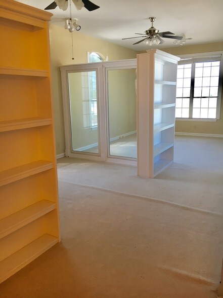 More Photos Of 15048 US Highway 75, Van Alstyne Specialty For Lease