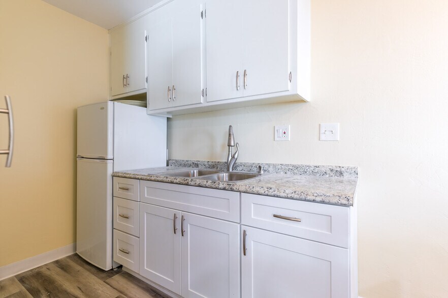 More Photos Of 2125 Reed Ave, San Diego Apartments For Sale