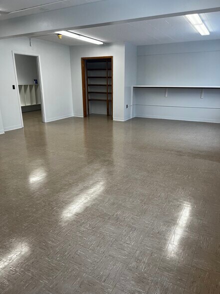 More Photos Of 49 Jefferson St, Phoenix Specialty For Lease