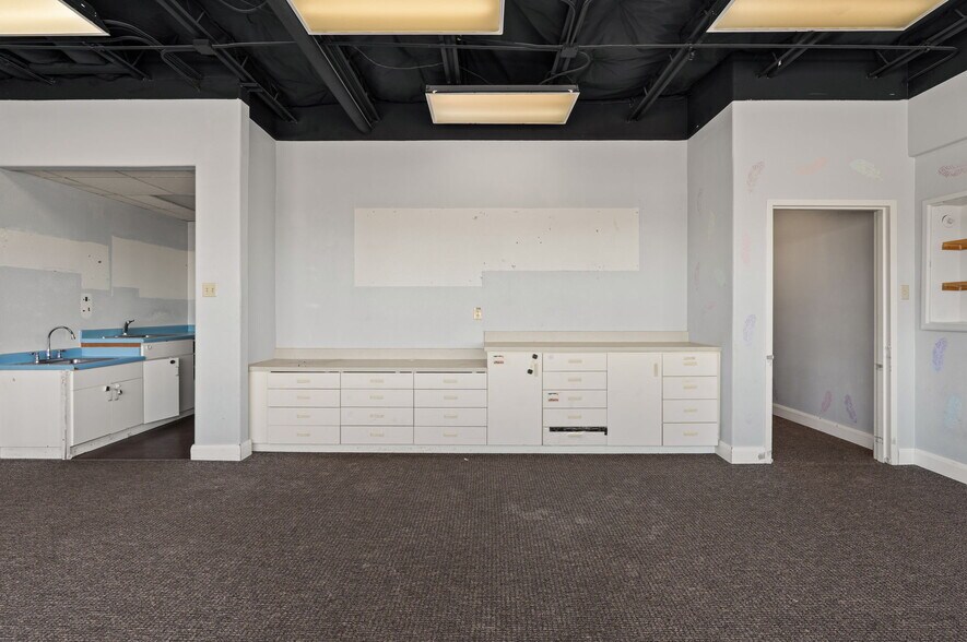 More Photos Of 120 E Altamira Dr, Cedar City Office Residential For Lease