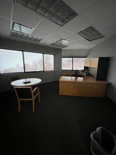 More Photos Of 600 Beacon Pkwy W, Birmingham Medical For Lease