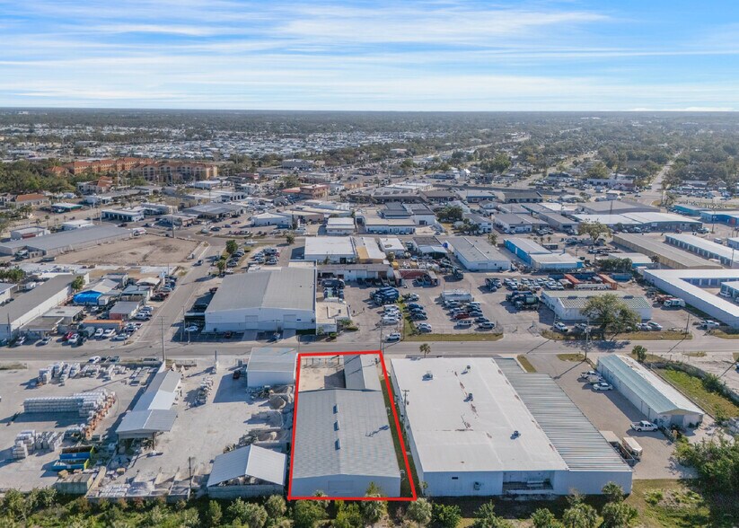 More Photos Of 218 Seaboard Ave, Venice Service For Sale