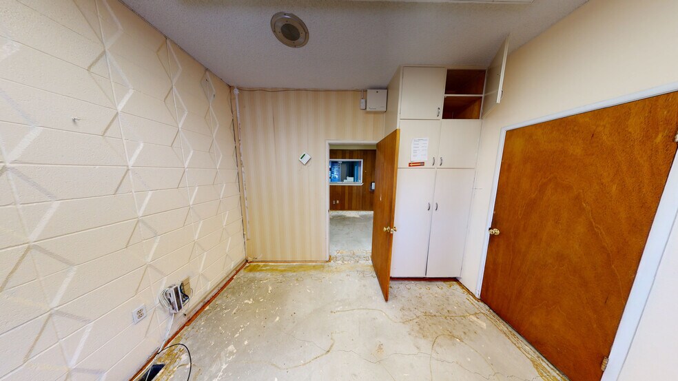 More Photos Of 1343-1353 W Main St, Merced General Retail For Sale