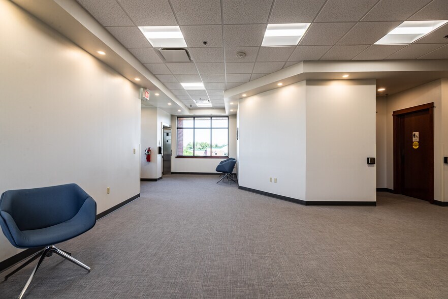 More Photos Of 2 Copeland Ave, La Crosse Office For Sale