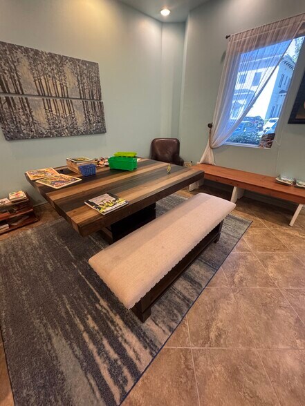 Primary Photo Of 5500 Bryson Dr, Naples Medical For Lease