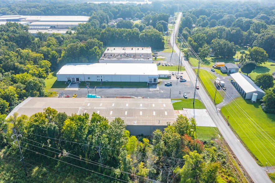 More Photos Of 506 Bear Creek Rd, Dalton Manufacturing For Sale