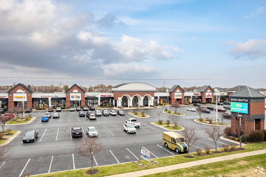 More Photos Of 900 E Battlefield St, Springfield General Retail For Lease