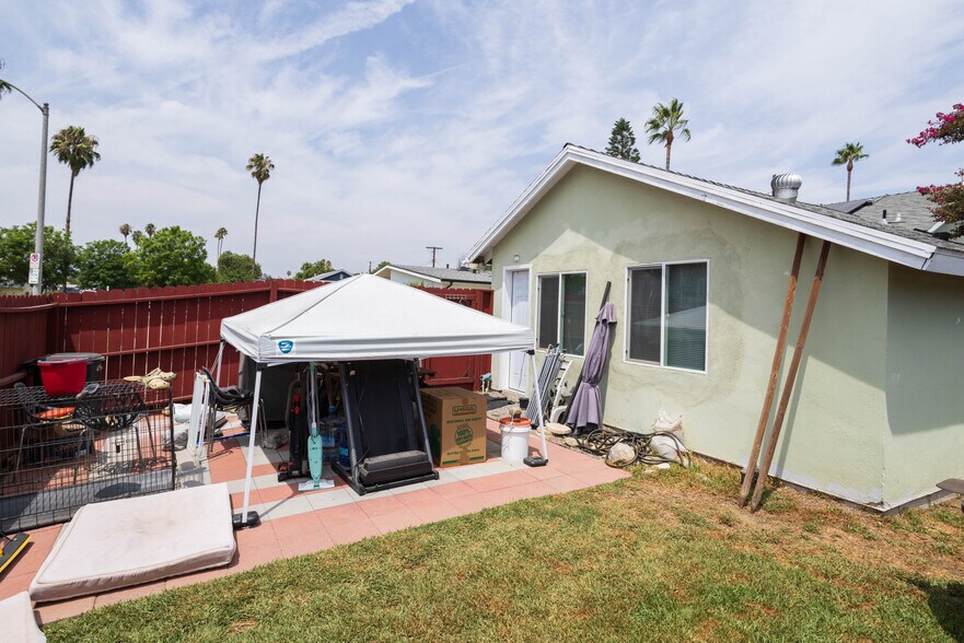 More Photos Of 6402 Graves Ave, Van Nuys Apartments For Sale