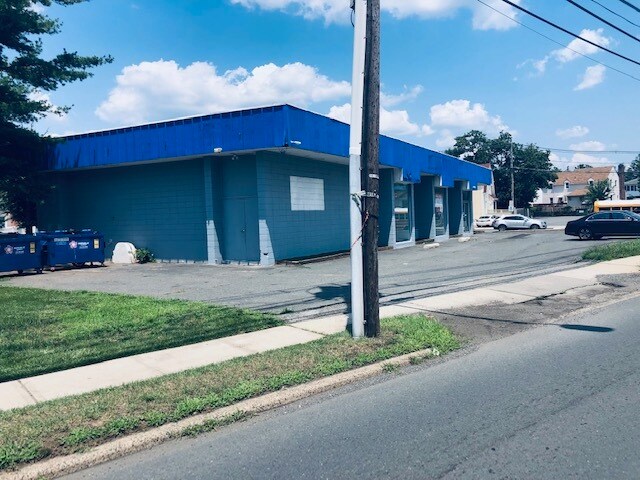 More Photos Of 770 Georges Rd, North Brunswick Storefront For Lease
