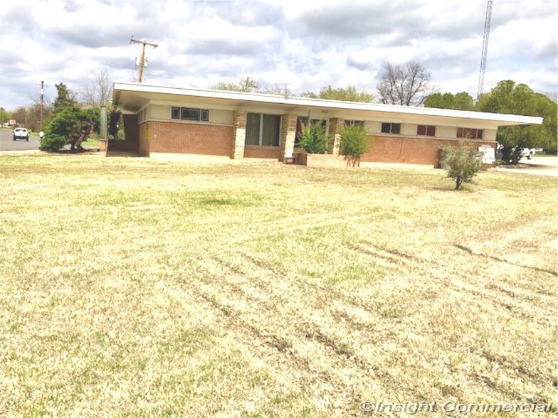 More Photos Of 801-809 NW Pershing Dr, Lawton Medical For Sale