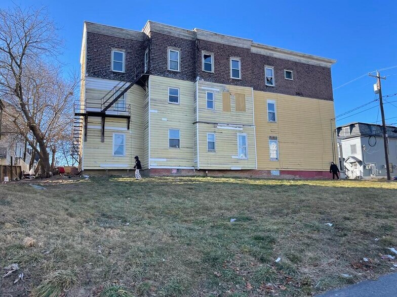More Photos Of 155 Pine St, Lewiston Apartments For Sale