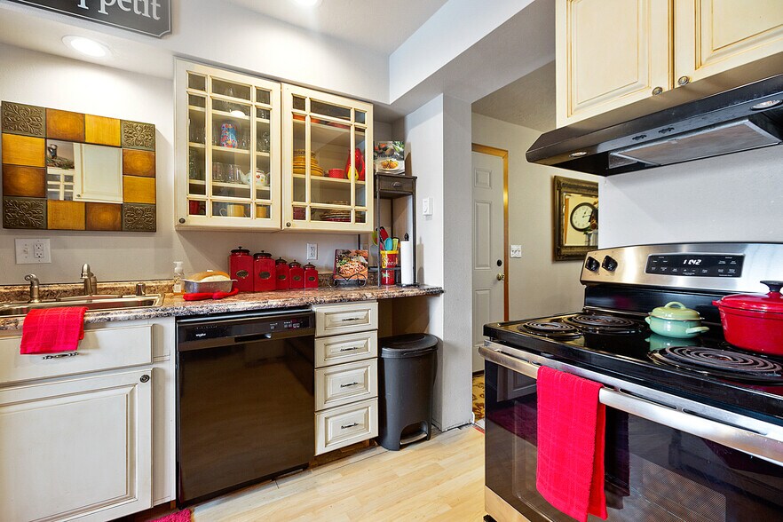 More Photos Of 101 N Evergreen Rd, Spokane Office For Lease