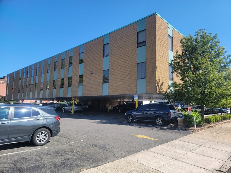 More Photos Of 71 Union Ave, Rutherford Medical For Lease