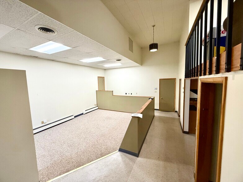 More Photos Of 33850 Armada Ridge Rd, Richmond Warehouse For Lease