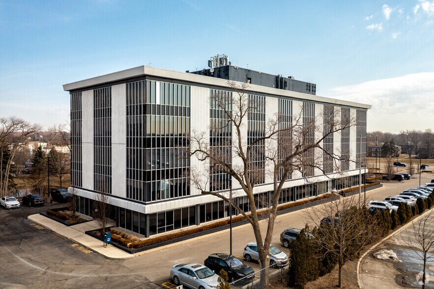 More Photos Of 30555 Southfield Rd, Southfield Office For Lease