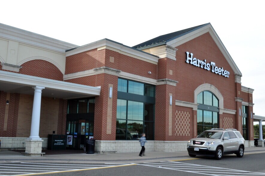 Primary Photo Of 521 Fletcher Dr, Warrenton Unknown For Lease