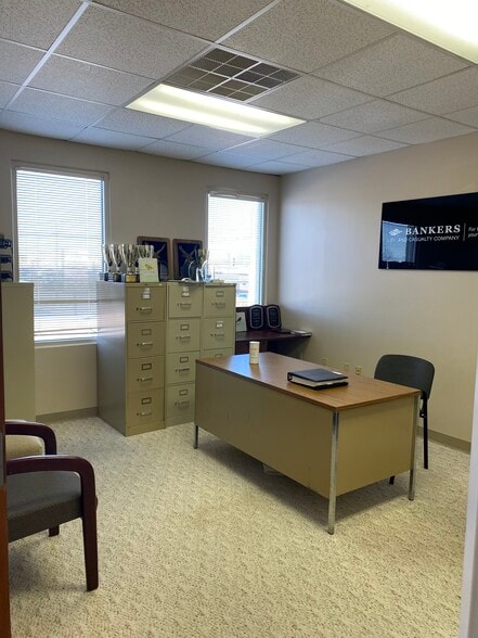 More Photos Of 2901 Breezewood Ave, Fayetteville Office For Lease
