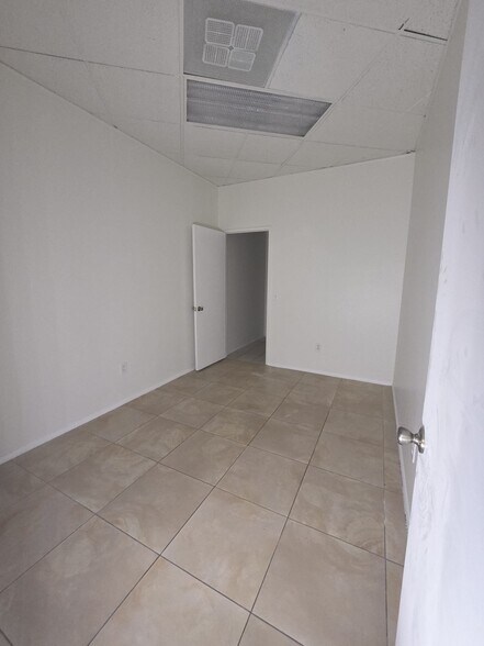 More Photos Of 44143-44147 20th St W, Lancaster Medical For Sale