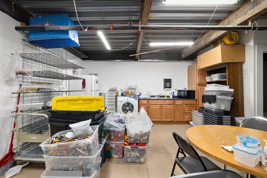 More Photos Of 1086 W South Jordan Pky, South Jordan Freestanding For Sale