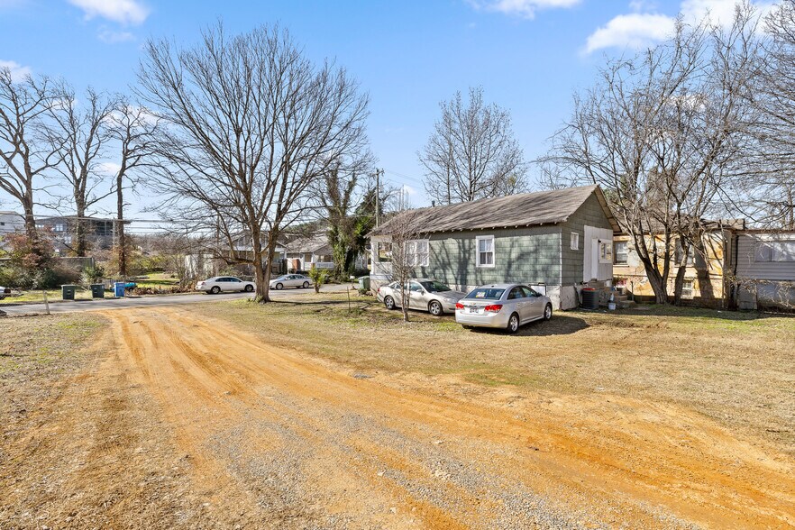 More Photos Of 442 Cherokee Blvd, Chattanooga Land For Sale