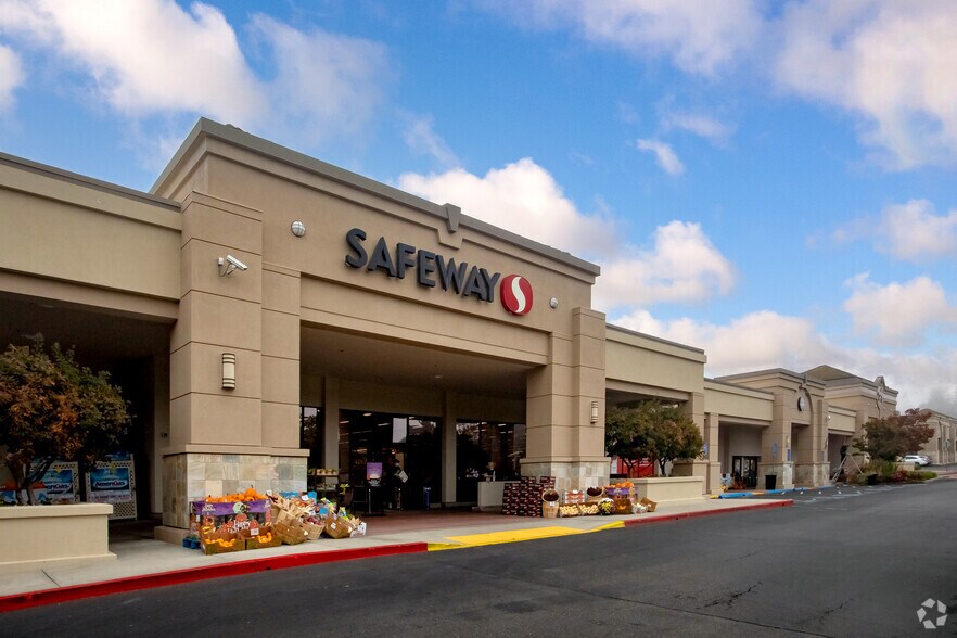 More Photos Of 12850-12960 Saratoga Sunnyvale Rd, Saratoga General Retail For Lease