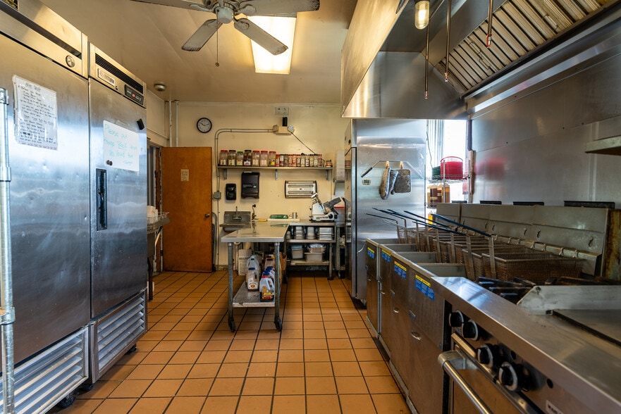 More Photos Of 125 Main St, Hickory Restaurant For Sale