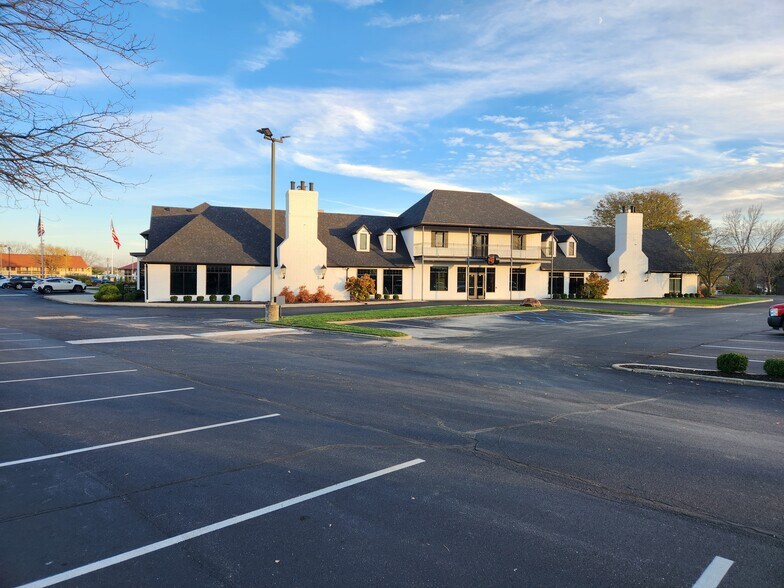 More Photos Of 100-400 Byrd Way, Greenwood Storefront Retail Office For Lease
