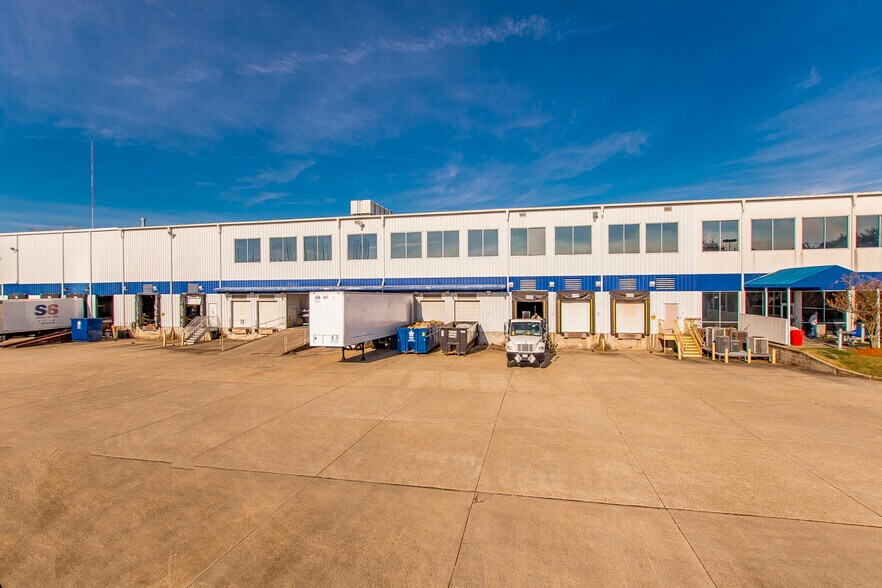 More Photos Of 7150 Exchequer Dr, Baton Rouge Warehouse For Lease