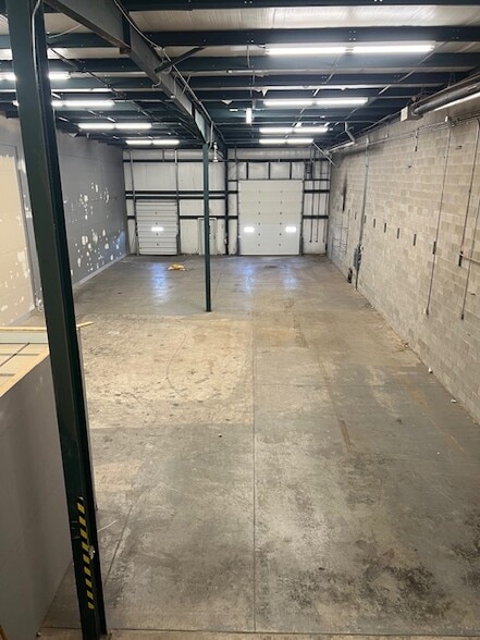 More Photos Of N922 & N926 Tower View Dr, Greenville Light Manufacturing For Lease