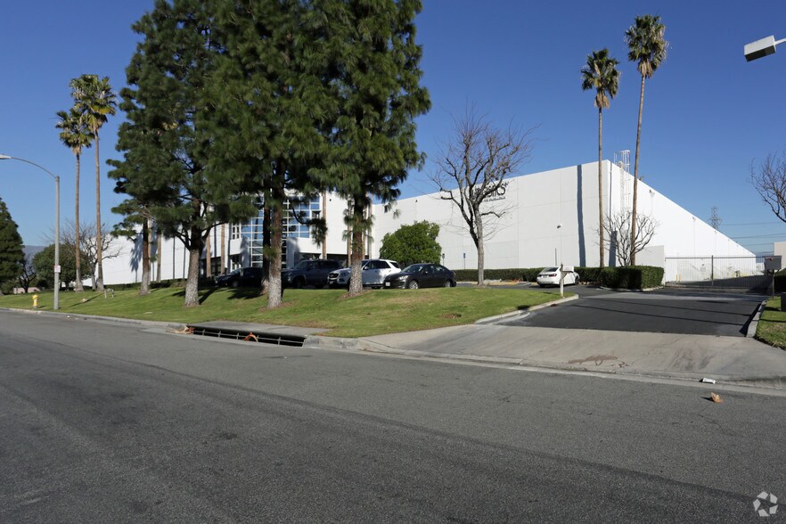 More Photos Of 1291 S Vintage Ave, Ontario Distribution For Lease