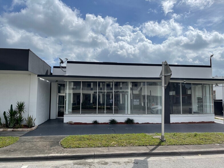 More Photos Of 12343-12345 W Dixie Hwy, North Miami Storefront For Lease