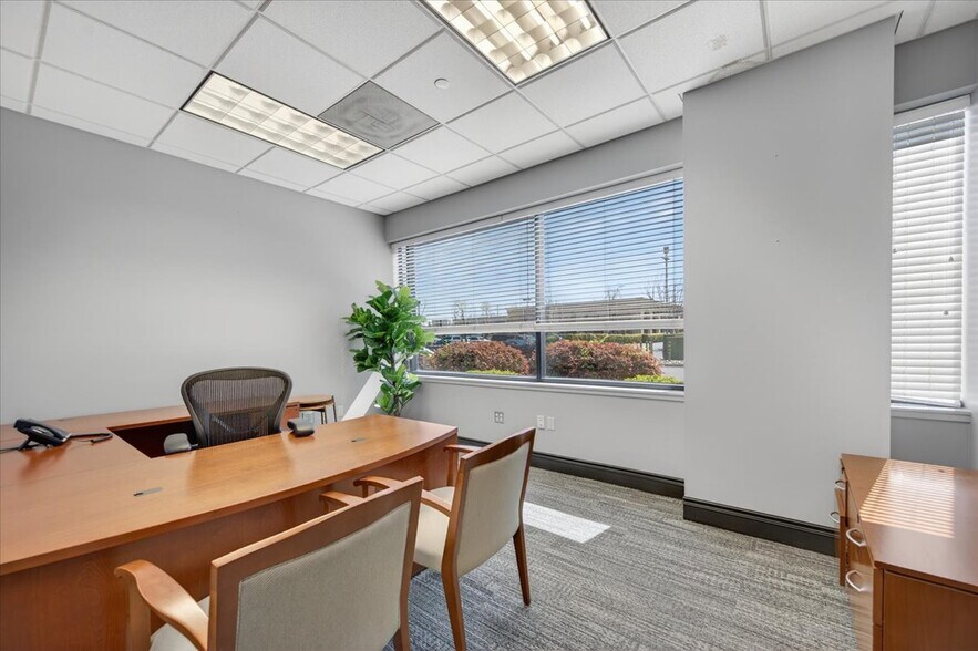 More Photos Of 7060 N Fresno St, Fresno Office For Lease