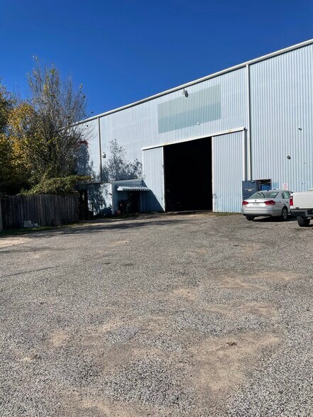 More Photos Of 8139 Tidwell Rd, Houston Warehouse For Lease