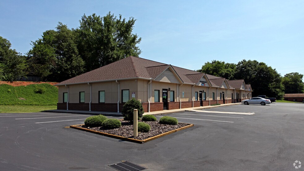 Primary Photo Of 400-410 Mcgill Ave, Concord Medical For Lease