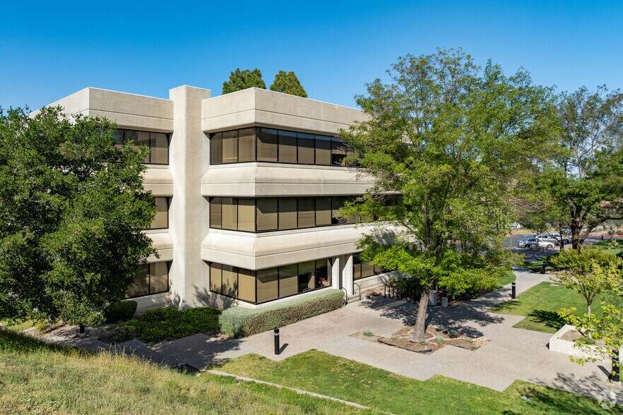 More Photos Of 100 Smith Ranch Rd, San Rafael Office For Lease