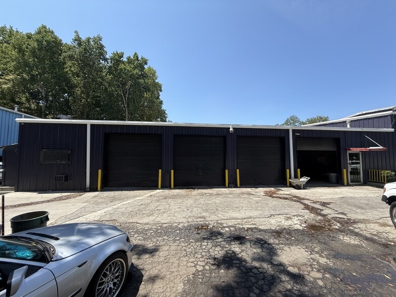 More Photos Of 3807 Lawrenceville Hwy, Tucker Auto Repair For Sale