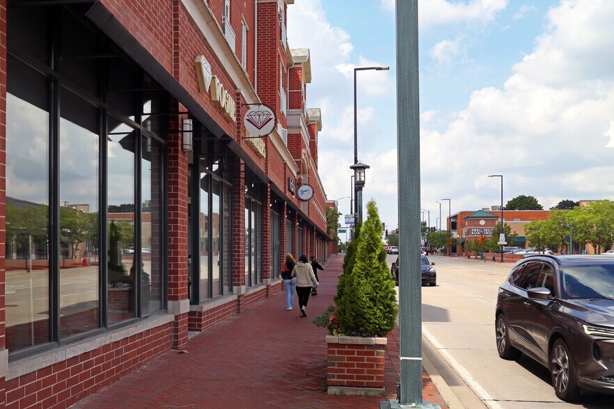 More Photos Of 625 Deerfield Rd, Deerfield Apartments For Lease